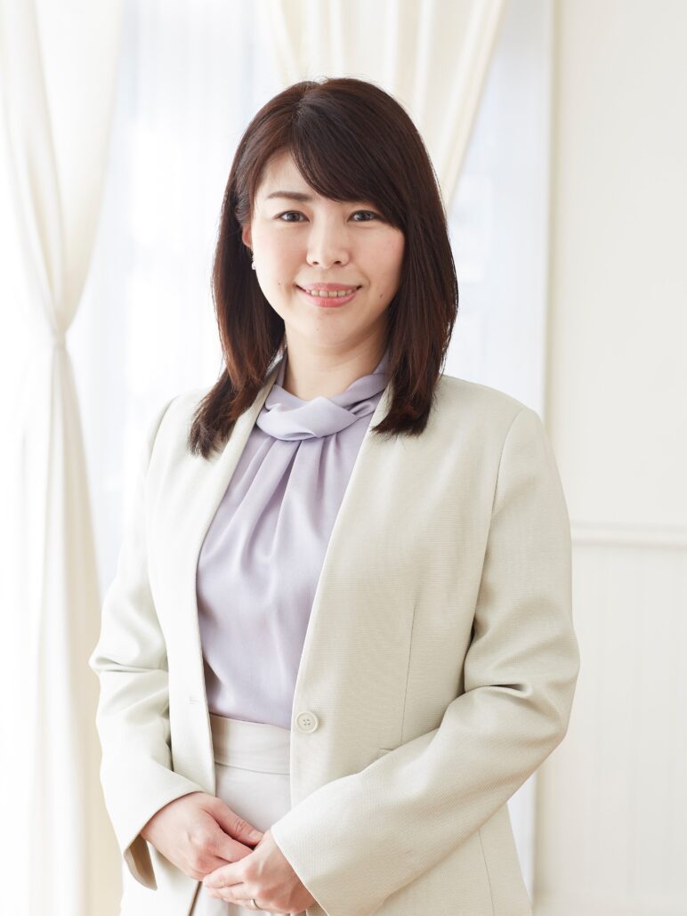 女性カウンセラー