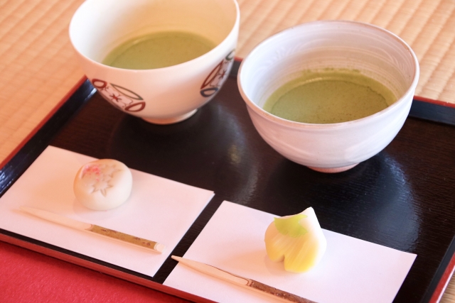 和室 挨拶 お茶菓子