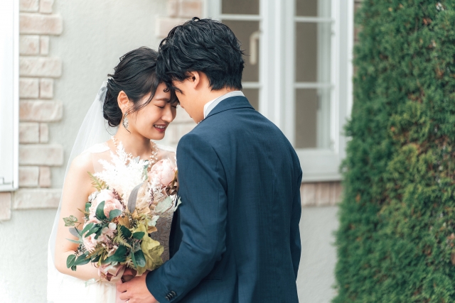 結婚式場 新郎新婦 幸せ